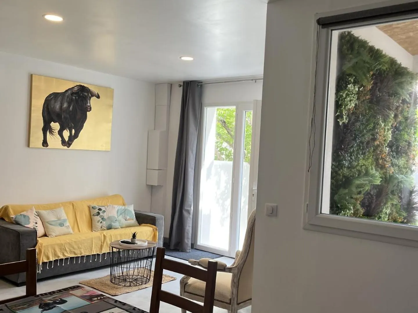 M appartements Saintes-Maries-de-La-Mer 0*,